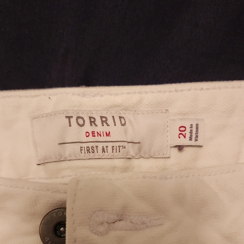 Torrid White Distressed Women Shorts - Picture 2 of 3